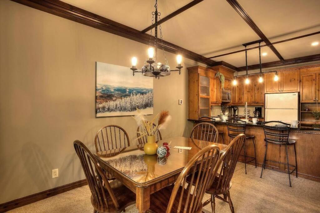 Les Manoirs Wpool & Hot Tub Near Village 110-7 蒙特朗布朗 外观 照片